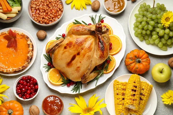 Fiesta Tradicional Del Día Acción Gracias Con Delicioso Pavo Cocido — Foto de Stock