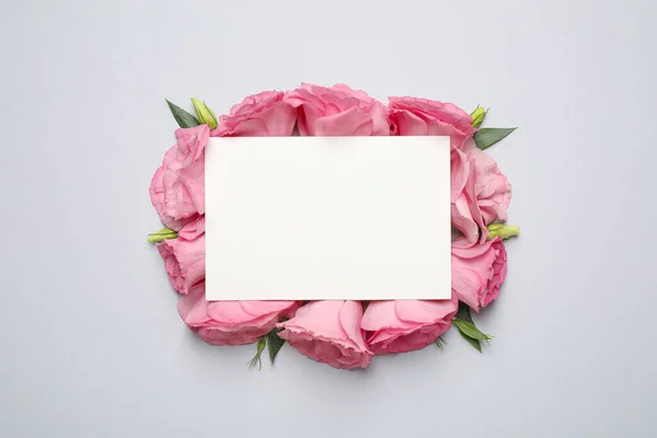 Όμορφα Ροζ Λουλούδια Και Κάρτα Eustoma Χώρο Για Κείμενο Ανοιχτό — Φωτογραφία Αρχείου