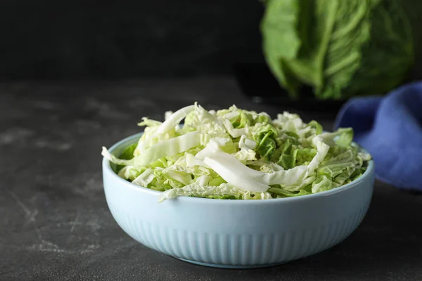 Cut Fresh Savoy Cabbage Bowl Grey Table Closeup — Stock Photo, Image