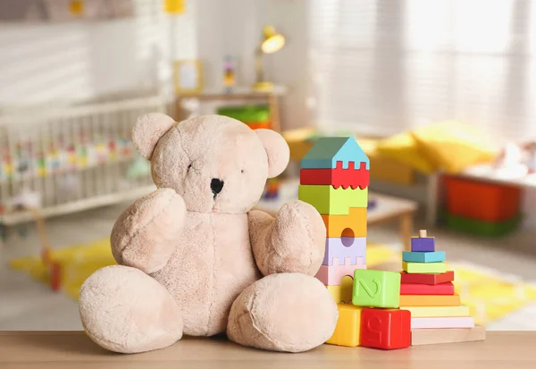 Conjunto Diferentes Brinquedos Bonitos Mesa Madeira Quarto Das Crianças — Fotografia de Stock