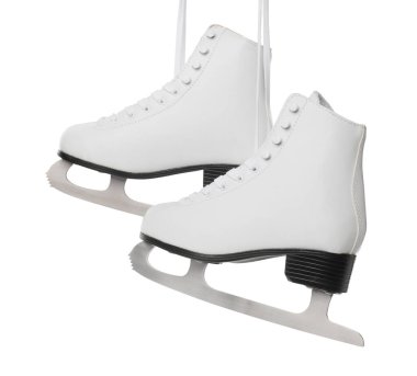 Beyaz arka planda asılı buz pateni çifti