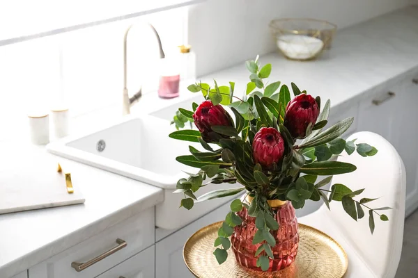 Bouquet Dengan Indah Bunga Protea Dapur Ruang Untuk Teks Desain — Stok Foto
