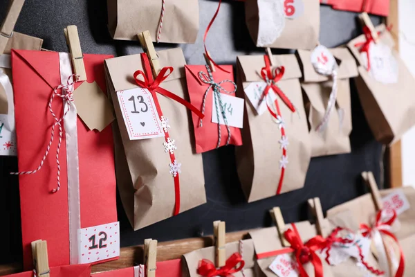 Natal Calendário Advento Pendurado Lousa Close — Fotografia de Stock