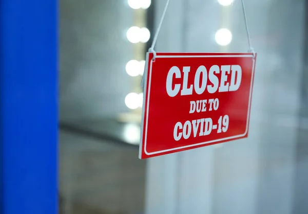 Red Sign Text Closed Due Covid Hanging Glass Door Closeup — Stock Photo, Image