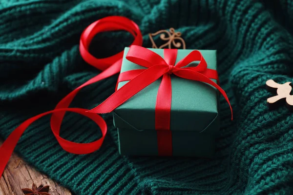 Christmas Gift Box Green Knitted Cloth Closeup — Stock Photo, Image
