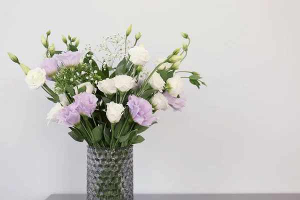 Bukett Med Vackra Eustoma Blommor Ljus Bakgrund Närbild Plats För — Stockfoto
