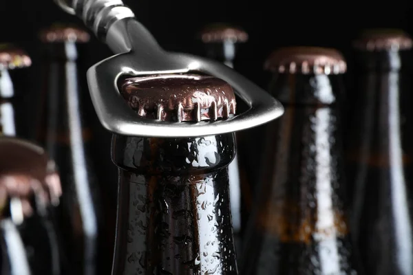 Garrafa Abertura Cerveja Gelada Saborosa Close — Fotografia de Stock