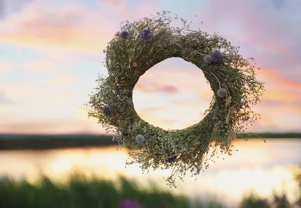 Ghirlanda Bellissimi Fiori Appesi All Aperto — Foto Stock