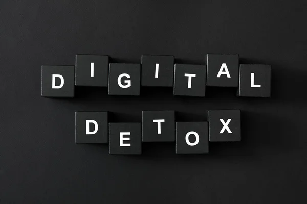 Кубики Фразой Digital Detox Черном Фоне Плоский Лежал — стоковое фото