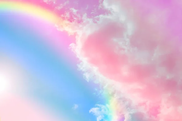 Increíble Cielo Con Arco Iris Nubes Esponjosas Tonificado Colores Unicornio — Foto de Stock