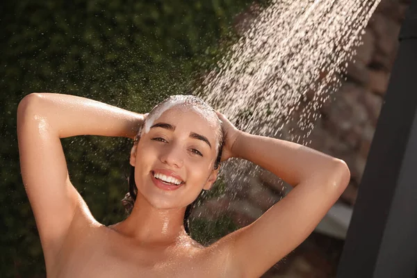 Woman Washing Hair Outdoor Shower Summer Day — Stock Photo, Image
