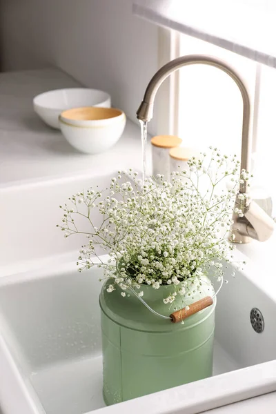 Bouquet Gypsophila Flowers Sink Kitchen Interior Design — Stock Photo, Image