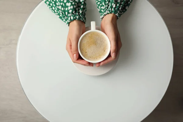 Csésze Kávé Fehér Asztal Beltéri Felső Nézet — Stock Fotó