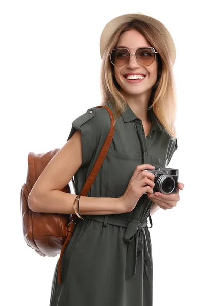 Mulher Feliz Com Mochila Câmera Fundo Branco Viagem Verão — Fotografia de Stock