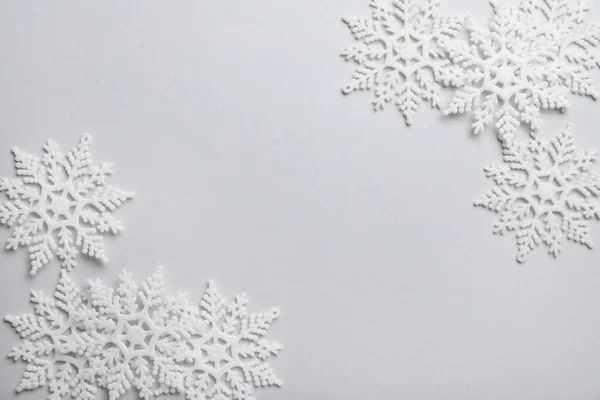 Schöne Schneeflocken Auf Weißem Hintergrund Flach Liegend Raum Für Text — Stockfoto