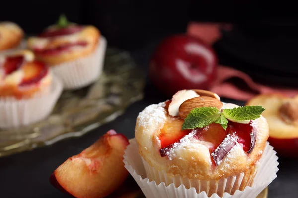 Delicious Cupcakes Plums Black Background Closeup — Stock Photo, Image