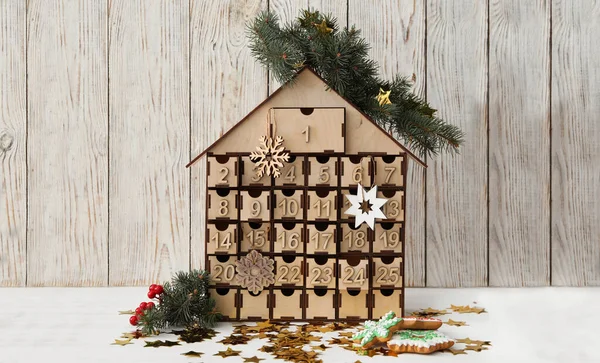 Calendrier Avent Forme Maison Bois Biscuits Noël Décor Festif Sur — Photo