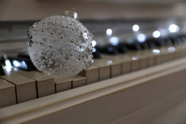 Красива Вада Клавішах Піаніно Простір Тексту Різдвяної Музики — стокове фото
