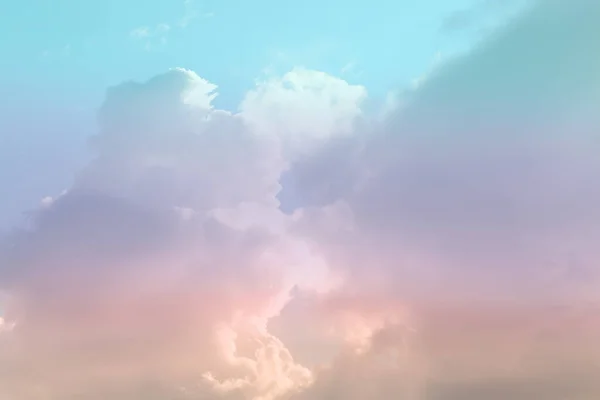 Świat Fantazji Malowniczy Widok Piękne Magiczne Niebo Puszystymi Chmurami Stonowane — Zdjęcie stockowe