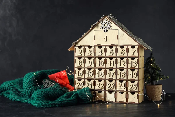 Casa Forma Calendário Advento Natal Camisola Malha Decoração Festiva Mesa — Fotografia de Stock