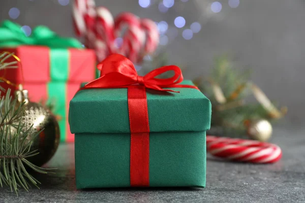 Caixas Presente Decorações Natal Mesa Texturizada Cinza — Fotografia de Stock