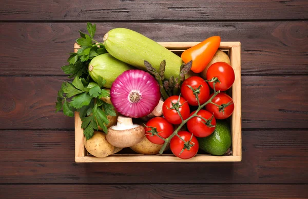 Frisches Gemüse Kiste Auf Holztisch Draufsicht — Stockfoto