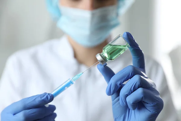 Læge Påfyldning Sprøjte Med Medicin Klinik Closeup Vaccination Immunisering - Stock-foto