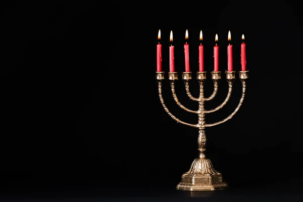 Menorah Dorée Avec Des Bougies Allumées Sur Fond Noir Espace — Photo