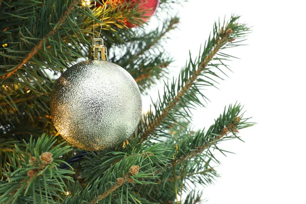 Arbre Noël Avec Belle Boule Dorée Sur Fond Blanc Gros — Photo