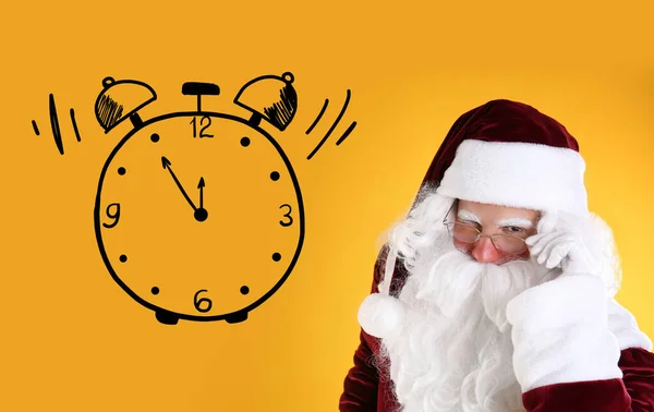 Cuenta Regresiva Navidad Reloj Mostrando Cinco Minutos Medianoche Cerca Santa — Foto de Stock