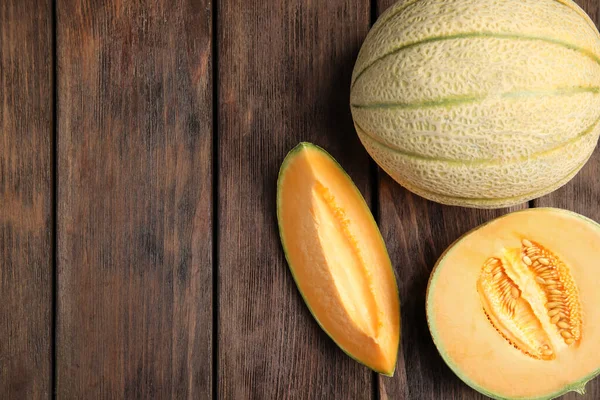 Lekkere Verse Meloenen Houten Tafel Plat Gelegd Ruimte Voor Tekst — Stockfoto