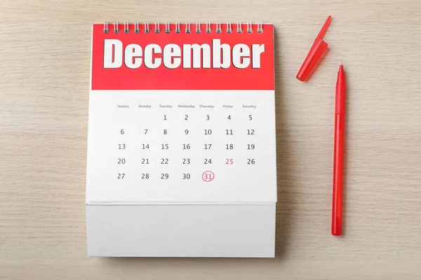 Calendar Marked Date Pen Wooden Table Flat Lay New Year — Stock Photo, Image