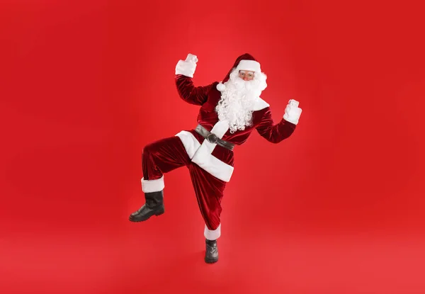 Retrato Completo Santa Claus Sobre Fondo Rojo —  Fotos de Stock