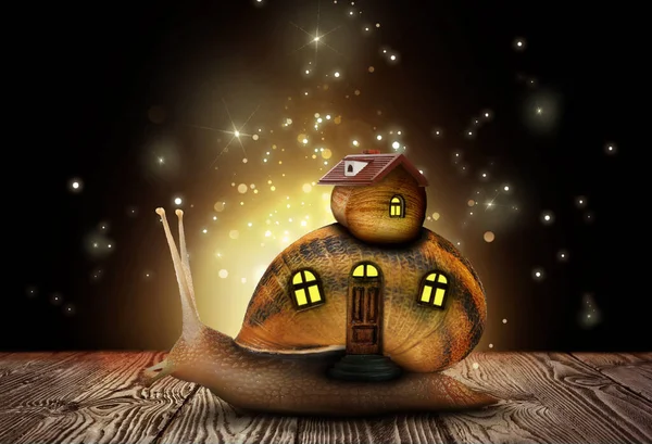 Fantasiewereld Magische Slak Met Zijn Schelp Huis Bewegend Houten Oppervlak — Stockfoto