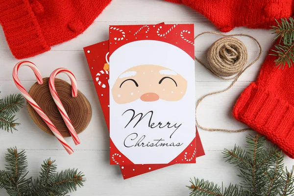 Composizione Laica Piatta Con Cartoline Natale Sfondo Bianco Legno — Foto Stock