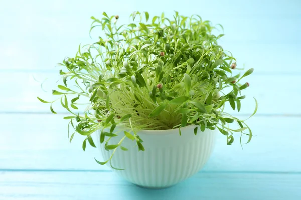 Vers Organisch Microgroen Lichtblauwe Houten Tafel Close — Stockfoto