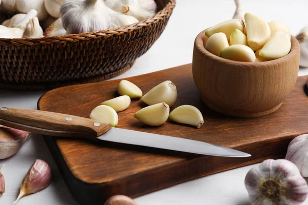Fresh Ripe Garlic White Table Organic Product — Stock Photo, Image
