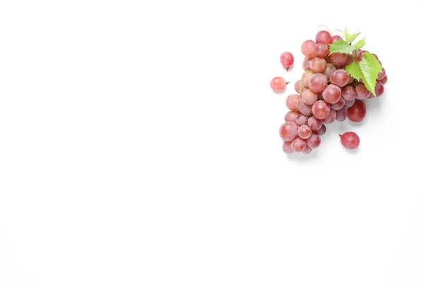 Bunch Ripe Red Grapes Green Leaves White Background Top View — Stock Photo, Image