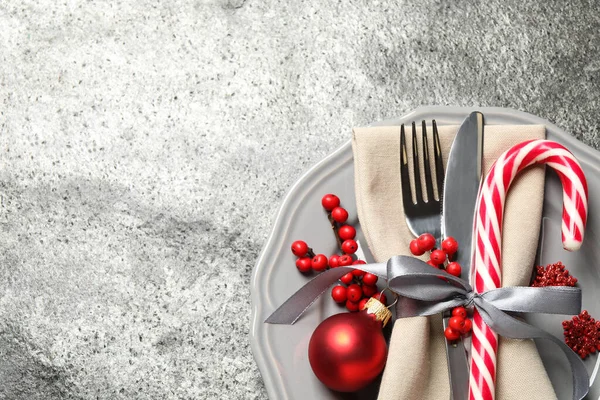 Prachtige Kersttafel Grijze Achtergrond Bovenaanzicht Ruimte Voor Tekst — Stockfoto