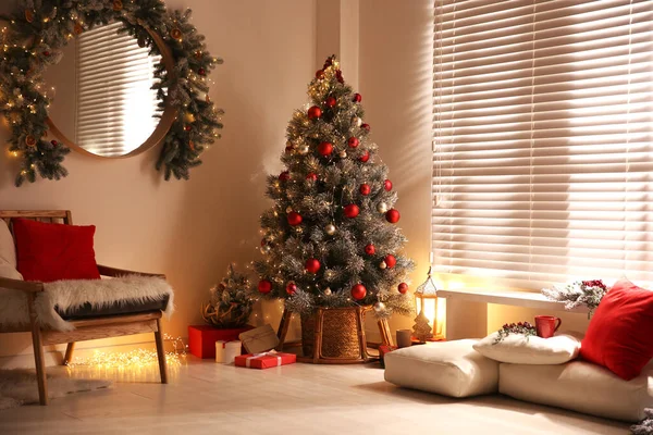 Bel Arbre Noël Décoré Intérieur Pièce Festive — Photo