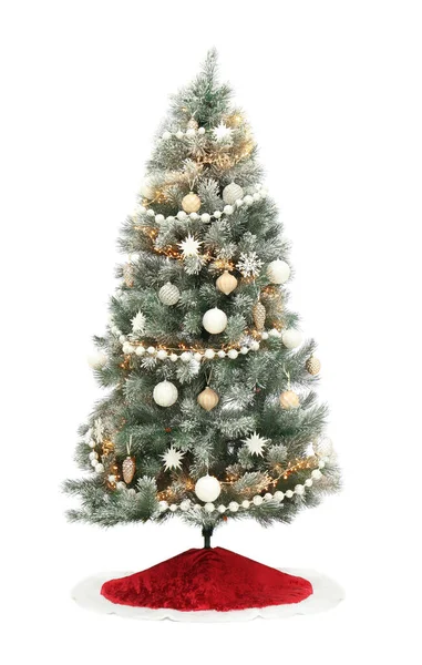 Árvore Natal Decorada Com Saia Vermelha Fundo Branco — Fotografia de Stock