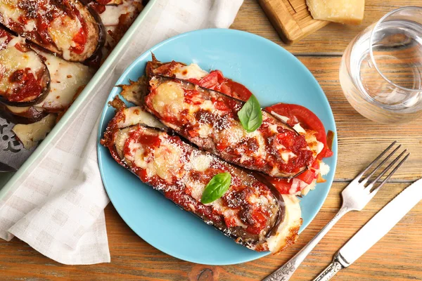 Baked Eggplant Tomatoes Cheese Basil Served Wooden Table Flat Lay — Stock Photo, Image