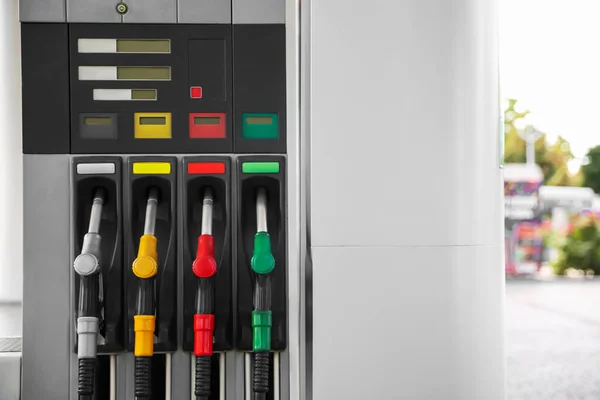 Bicos Bomba Combustível Moderno Posto Gasolina — Fotografia de Stock