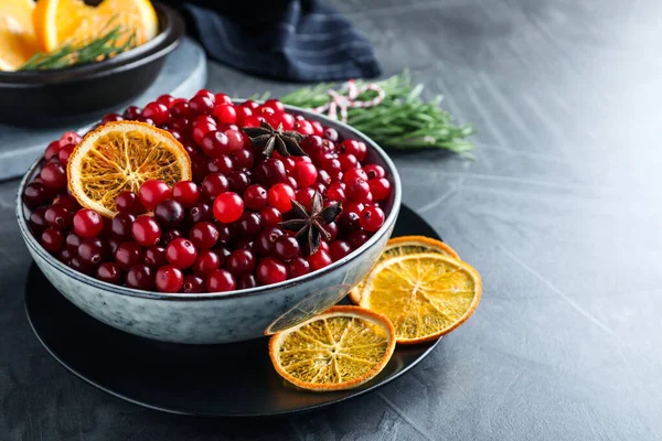 Fresh Ripe Cranberries Spices Orange Slices Grey Table — Stock Photo, Image