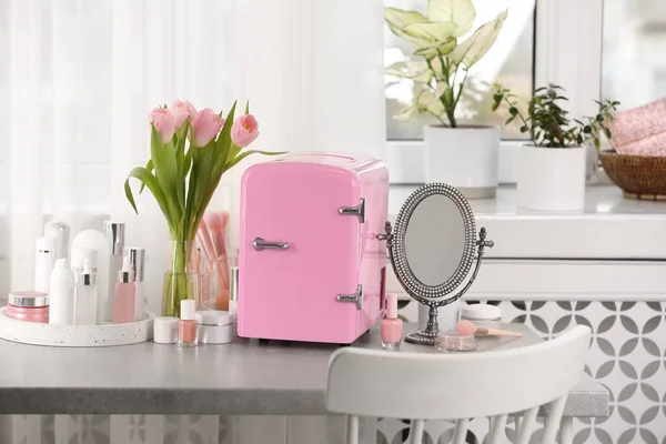 Pink Mini Cosmetics Refrigerator Skin Care Products Table — Stock Photo, Image