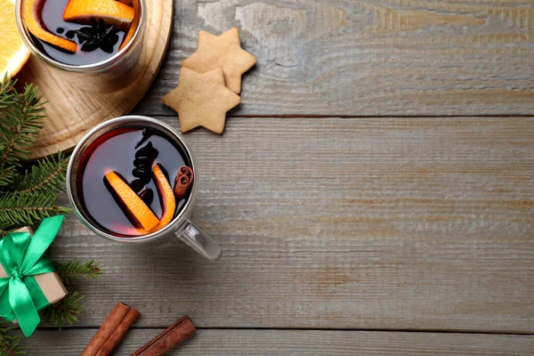 Flat Lay Composition Aromatic Mulled Wine Wooden Table Space Text — Stock Photo, Image