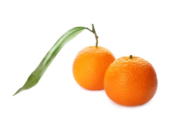Whole Fresh Tangerines Green Leaf White Background — Stock Photo, Image