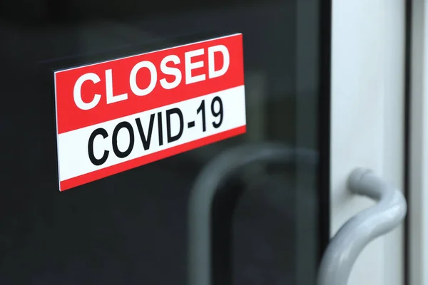 Red Sign Words Closed Covid Hanging Glass Door — Stock Photo, Image