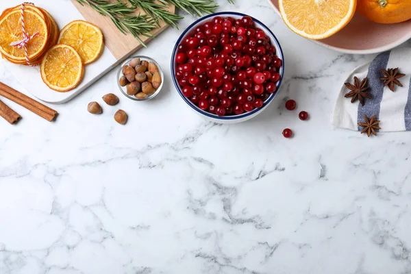 Flat Lay Composition Fresh Ripe Cranberries White Marble Table Space — Stock Photo, Image
