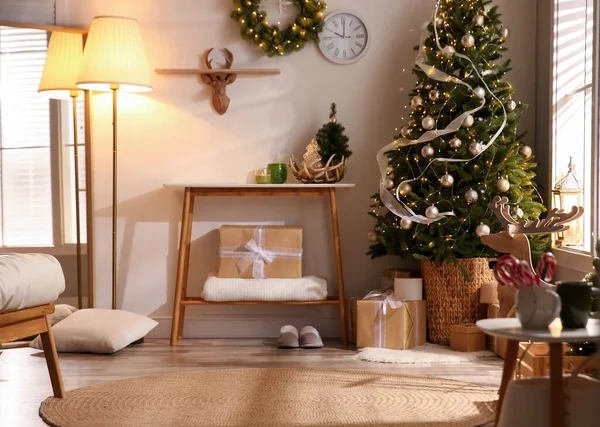 Hermoso Salón Decorado Para Navidad —  Fotos de Stock